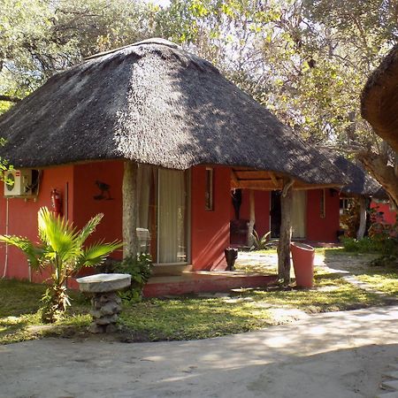 Jump Street Chalets Maun Exterior photo