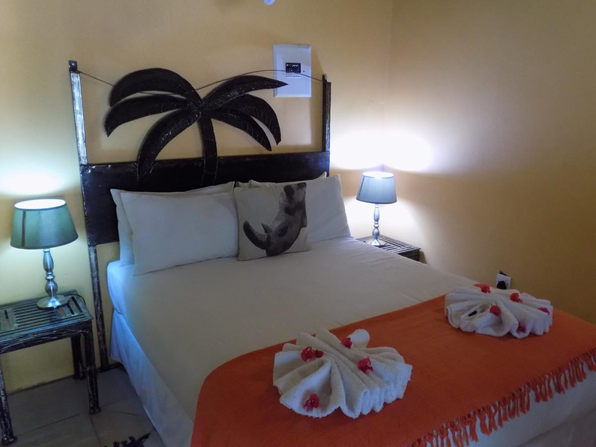 Jump Street Chalets Maun Exterior photo