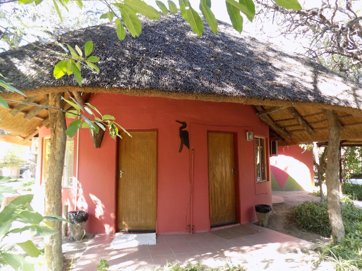 Jump Street Chalets Maun Exterior photo