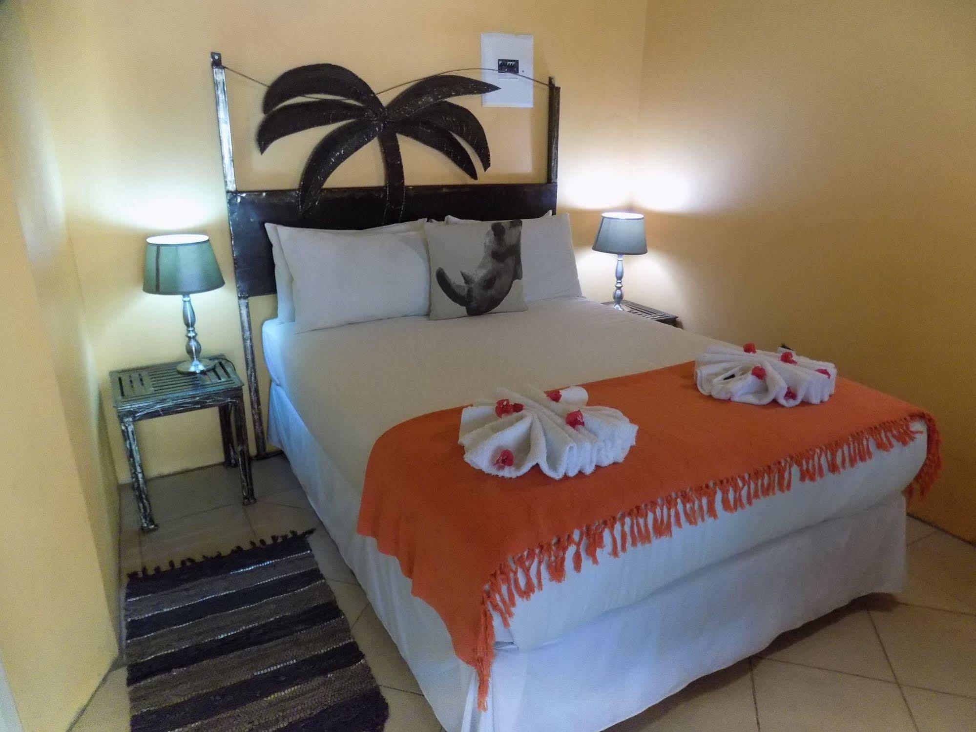 Jump Street Chalets Maun Exterior photo